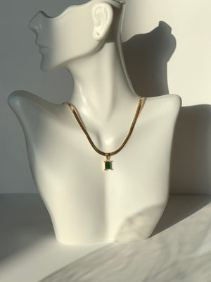Open image in slideshow, Blasé Necklace
